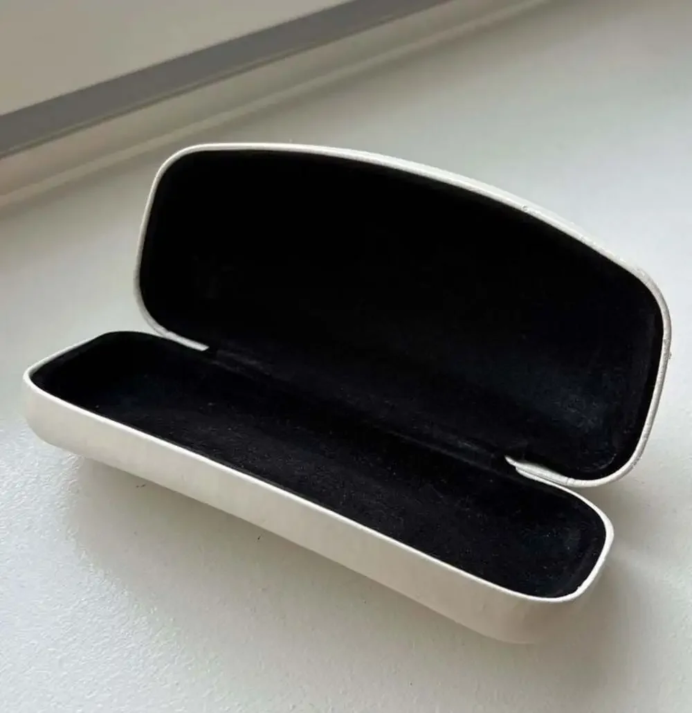 D&G Dolce & Gabbana White Hardshell Clamshell Eyeglasses Sunglasses Case
